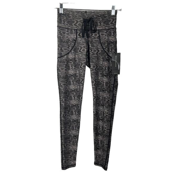 NWT Body Language Python Print Athletic Leggings Size Small - Picture 4 of 12